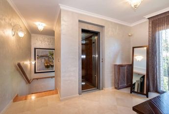 Luxury Villa for rent in Marbella Del Este, Andalusia