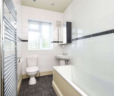 A well presented apartment in the heart of Westerham. - Photo 4