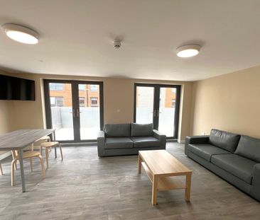 5 Bed Flat, Stokes Croft, BS2 - Photo 1