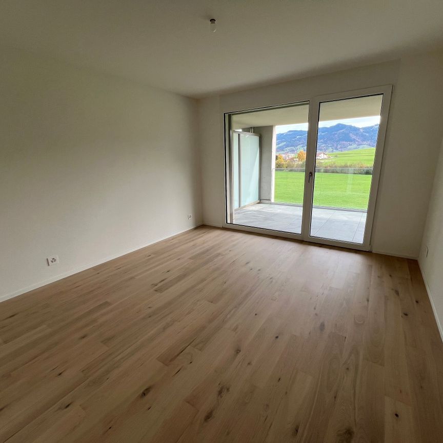 RIAZ - 2 ½ PIECES NEUF AVEC GRAND BALCON ! - Foto 1