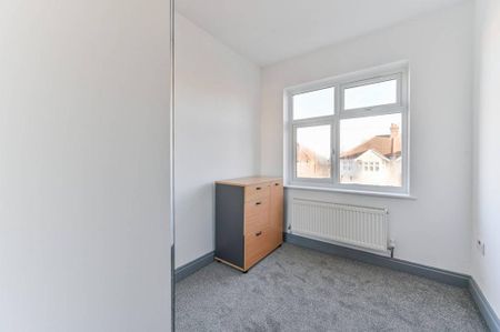 4 bedroom detached house to rent - Photo 4