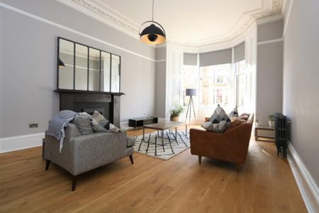 3 bedroom flat to rent - Photo 3