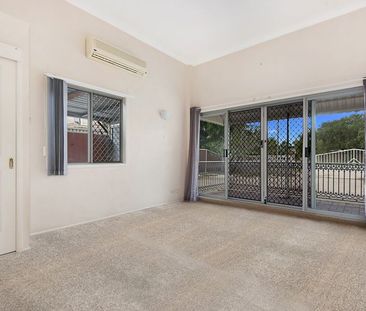 19 Catalina Street, Loganlea QLD 4131 - House For Rent | Domain - Photo 3