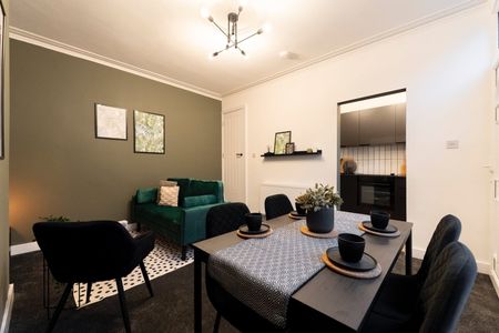 2 Bed Terraced House, Harold View, LS6 - Photo 2