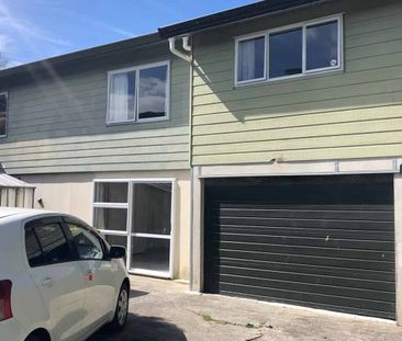 5 Bedrooms and 3 Bathrooms in Whangaparaoa - Photo 5