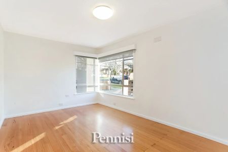 1/13 Laura Street, Moonee Ponds VIC 3039 - Photo 5