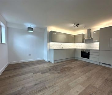 Gammons Lane, Watford - Photo 3