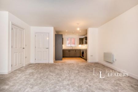 3 bedroom terraced house to rent - Photo 2