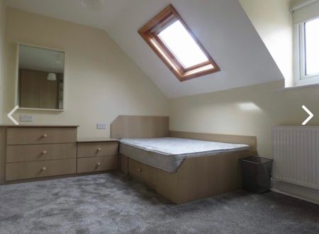 5 Bed - 14 Mayville Terrace, Hyde Park, Leeds - LS6 1NB - Student - Photo 4