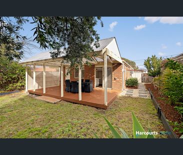 22 Baradine Street, Chadstone, Vic 3148 - Photo 2
