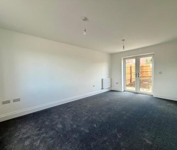 3 bedroom semi-detached house to rent - Photo 1