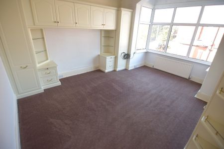 To Let 2 Bed Apartment - Photo 4