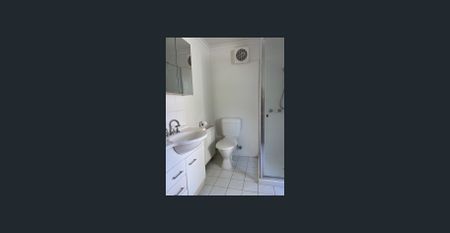 Charming Victorian Cottage - Photo 2