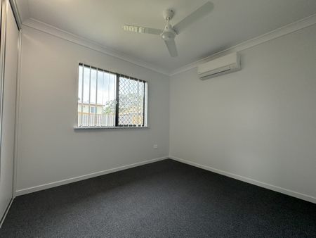 ELEGANT 4 BEDROOM FAMILY HOME - Photo 4