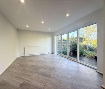 High Ridge, Cuffley, Potters Bar, Hertfordshire, EN6 - Photo 1