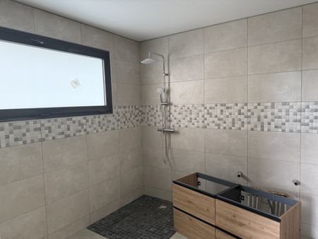 Location Maison 4 pièces 105m² ST PAUL 97422 - Photo 4