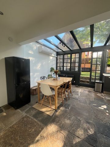 2 Bed Semi-Detached House, Durand Gardens, SW9 - Photo 2