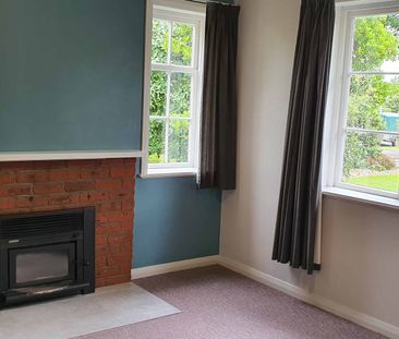 CORNWALL ST, MASTERTON 2-BEDROOMS- $490 P/W - Photo 2