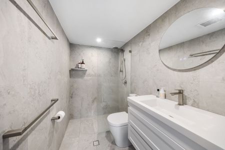 Contemporary Elegance in a Prime City Locale - Photo 3