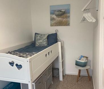 21 Eglinton Lane (STUDENT LET), Portrush, BT56 8DX - Photo 3
