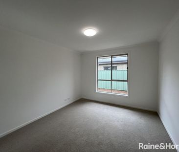 Four Bedroom Home in Evanston Gardens! - Photo 2