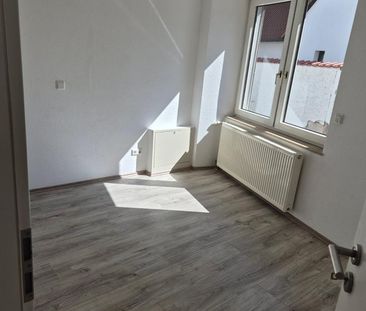 SCHÖNE 2- RAUMWOHNUNG in EDERSLEBEN - Photo 4