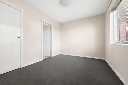 3/120 Rankins Road, Kensington VIC 3031 - Photo 3