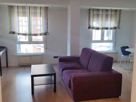 Alquiler de piso en Calle Arquitecto Reguera, 13 - Photo 2