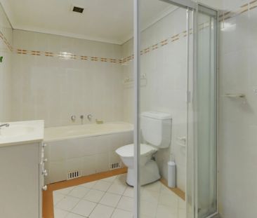 Central Hornsby Living - Photo 2