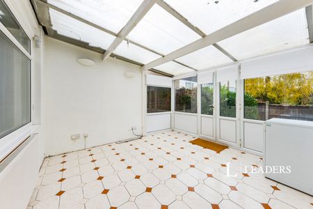 4 bedroom house to rent Hyde Avenue, Potters Bar, EN6 - Photo 4