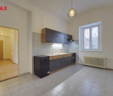 Pronájem bytu 2+1 77 m² - Photo 1