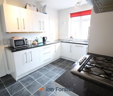 2 Bedroom House - Photo 6