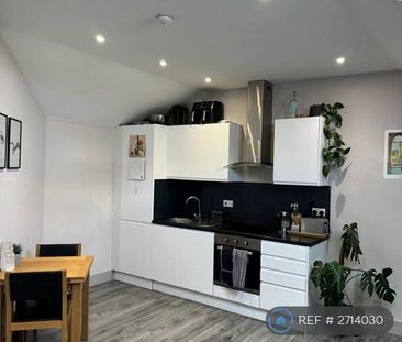 1 bedroom flat to rent - Photo 2