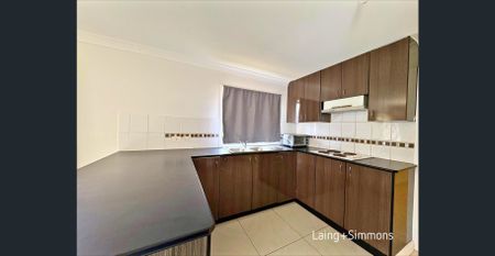 Modern two-bedroom home with water included - Photo 5