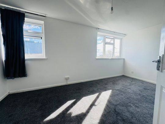 3 Bed Flat, Hoe St, E17 - Photo 1