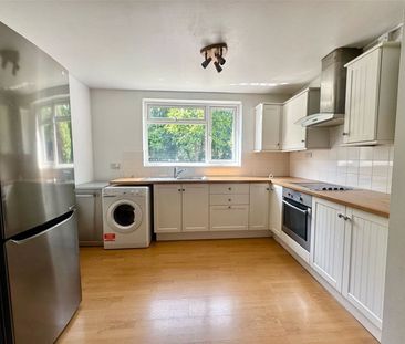 York Road, Woking, Surrey, GU22 7XS - Photo 5