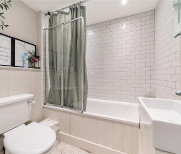 3 bedroom end of terrace house to rent - Photo 4