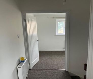 2 bedroom semi-detached house to rent - Photo 3