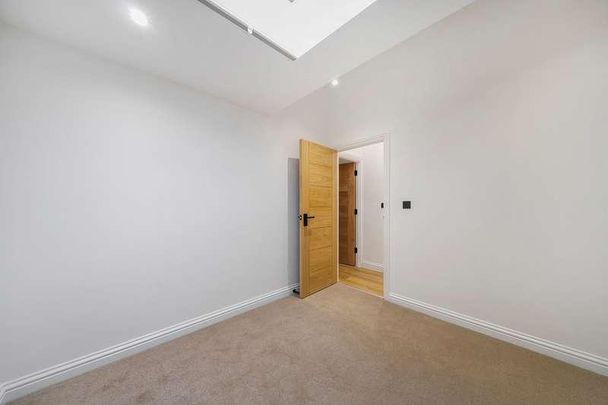 Manor Road, Beckenham, BR3 - Photo 1