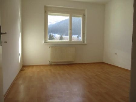 NEU - Zentrumsnahe 2-Zimmer-Wohnung mit Küchenblock und Balkon in Kindberg zu mieten ! - Photo 4