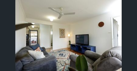 3 BEDROOM, 2 BATHROOM HOME - DOUBLE BAY SHED, SITUATED IN A CUL-DE-SAC! - Photo 3