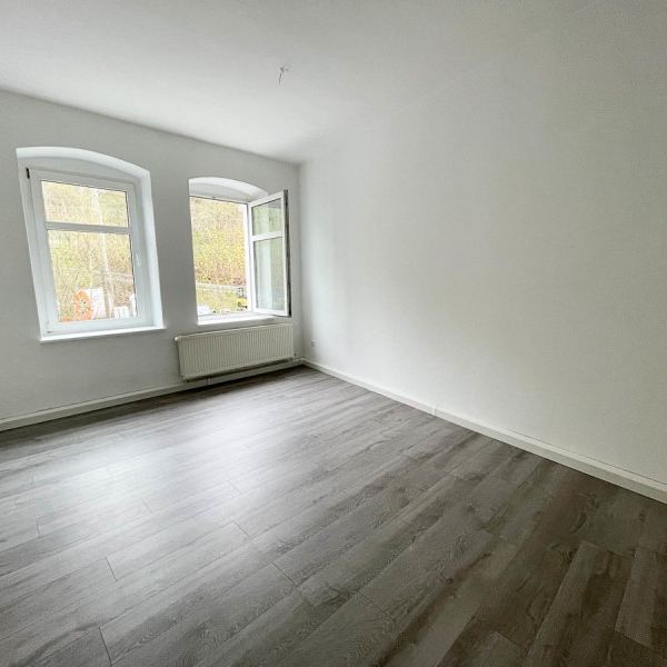 2-Raum-Wohnung mit Einbauküche in Randlage von Aue! - Photo 1