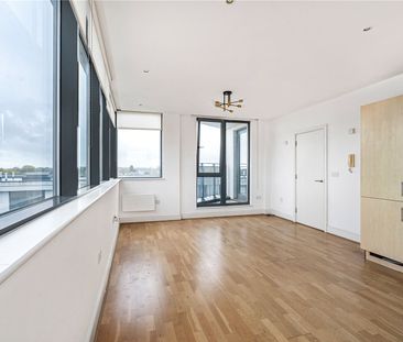 Guildford Street, Chertsey, Surrey, KT16 9GW - Photo 3