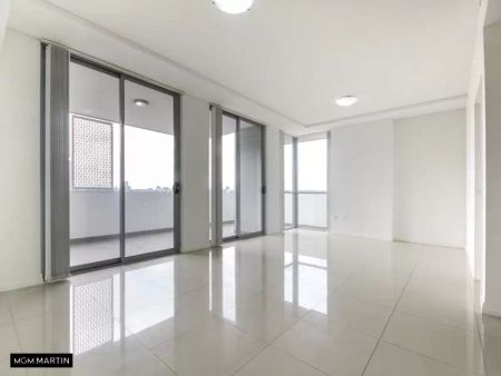 MGM MARTIN – THREE BEDROOM APARTMENT - Photo 5