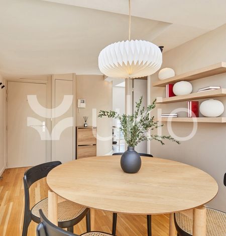 Appartement • Saint Philippe du Roule - Photo 3