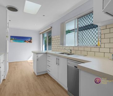 SPACIOUS FAMILY HOME WITH LARGE WORKSHOP - Photo 6