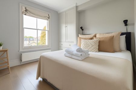 1 Bed Flat, Loftus Road, W12 - Photo 5