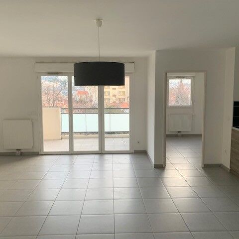 Appartement 3 pièces 70m2 MARSEILLE 10EME 992 euros - Photo 1