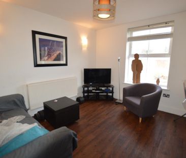 1 bedroom in a house share to rent - Photo 4
