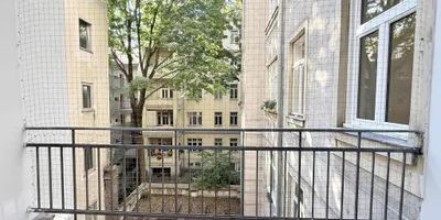 Erstbezug nach Sanierung - Komplett hofseitig ausgerichtete Altbauwohnung mit Loggia in der Kaiserstraße- UNBEFRISTET - Photo 3